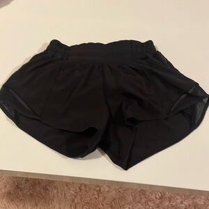 Lululemon Hotty Hot Shorts 2.5 in